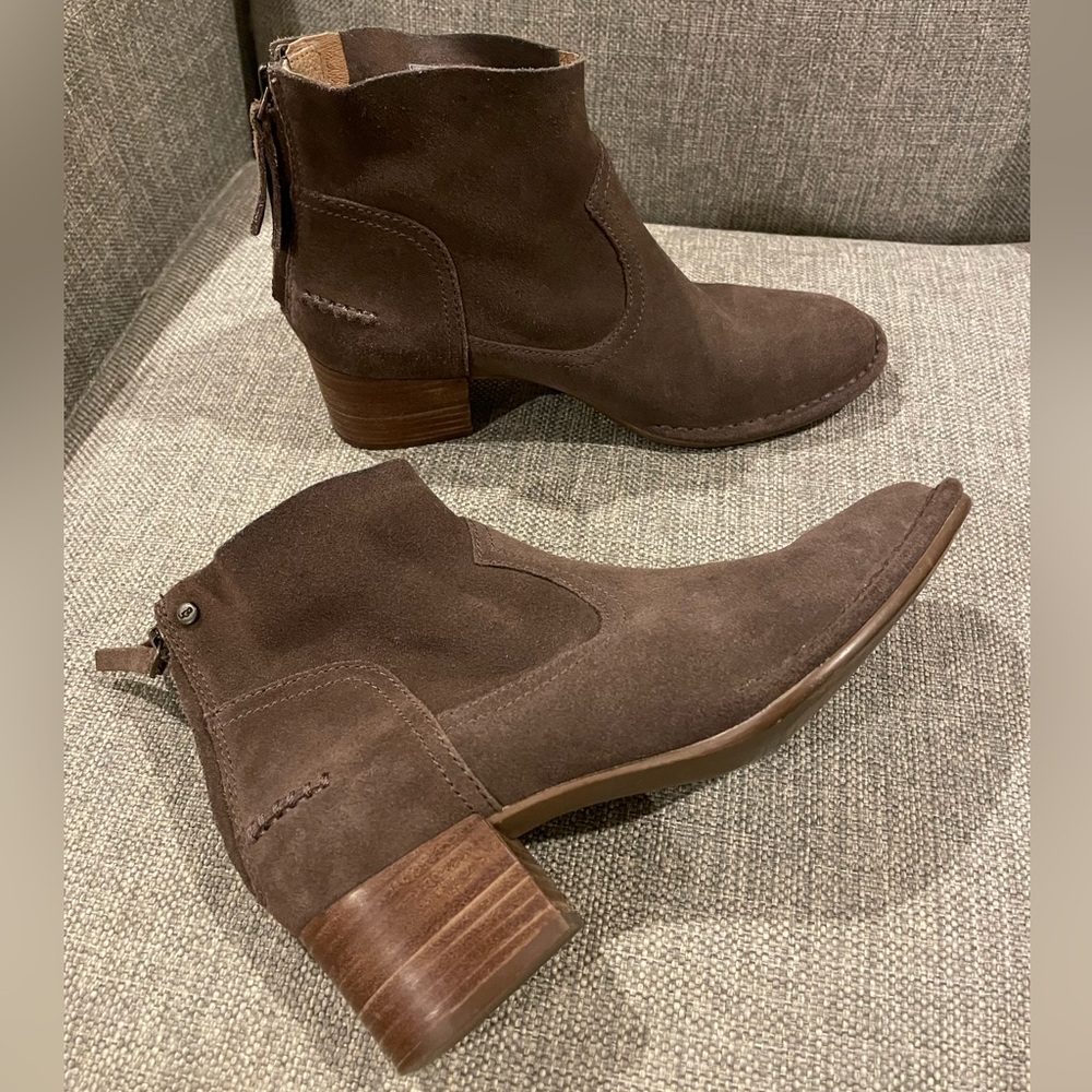 UGG Bandara Ankle Boots Bootie Suede 6.5 Mushroom Brown Color